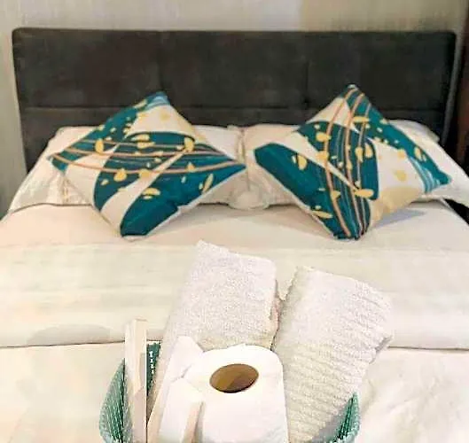 Hotel Greenbelt Rosendale By Christine Ph 1br Manila